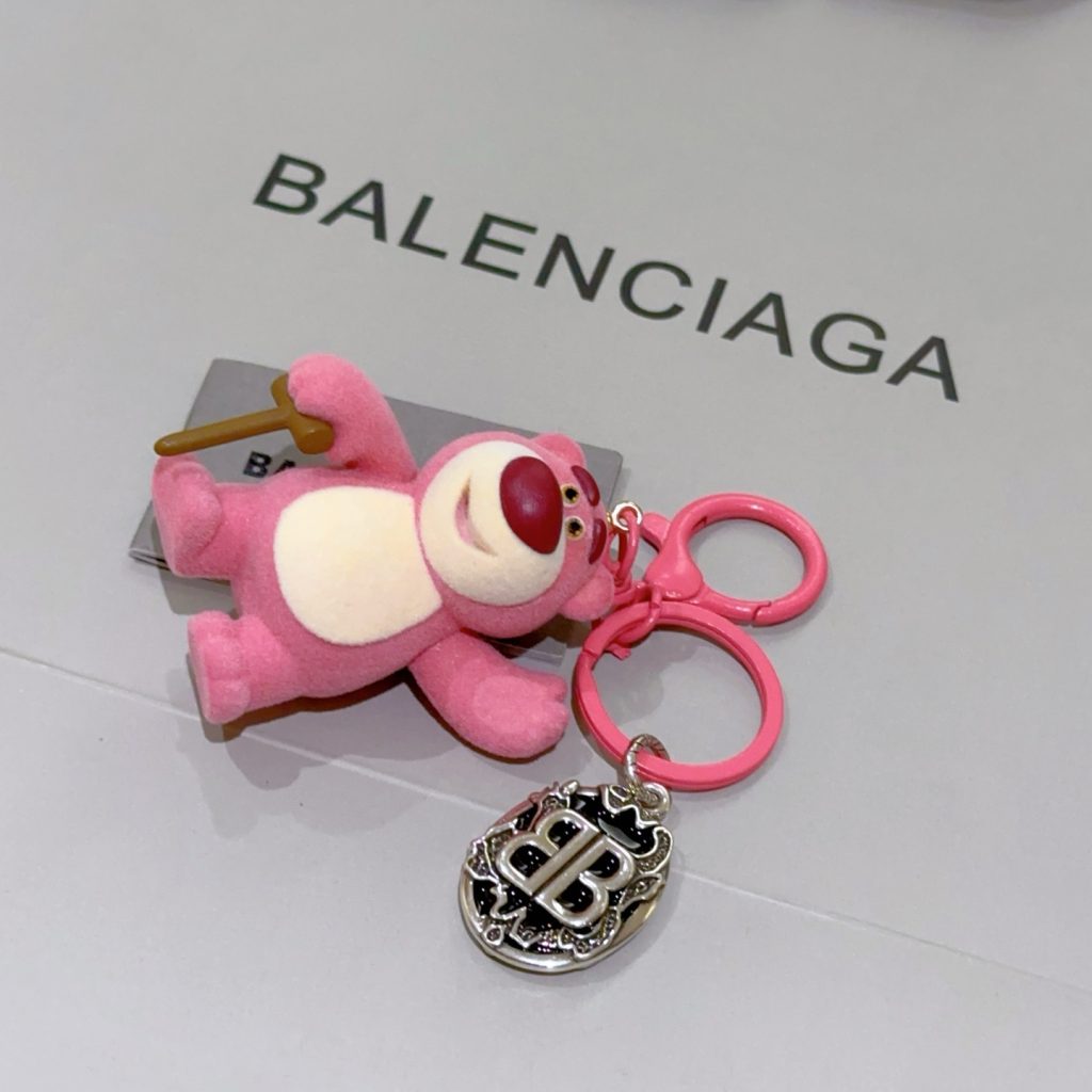 バレンシアガ ピンク ロンリーバード かわいいキーホルダー 2色入 🐻 - 画像 6