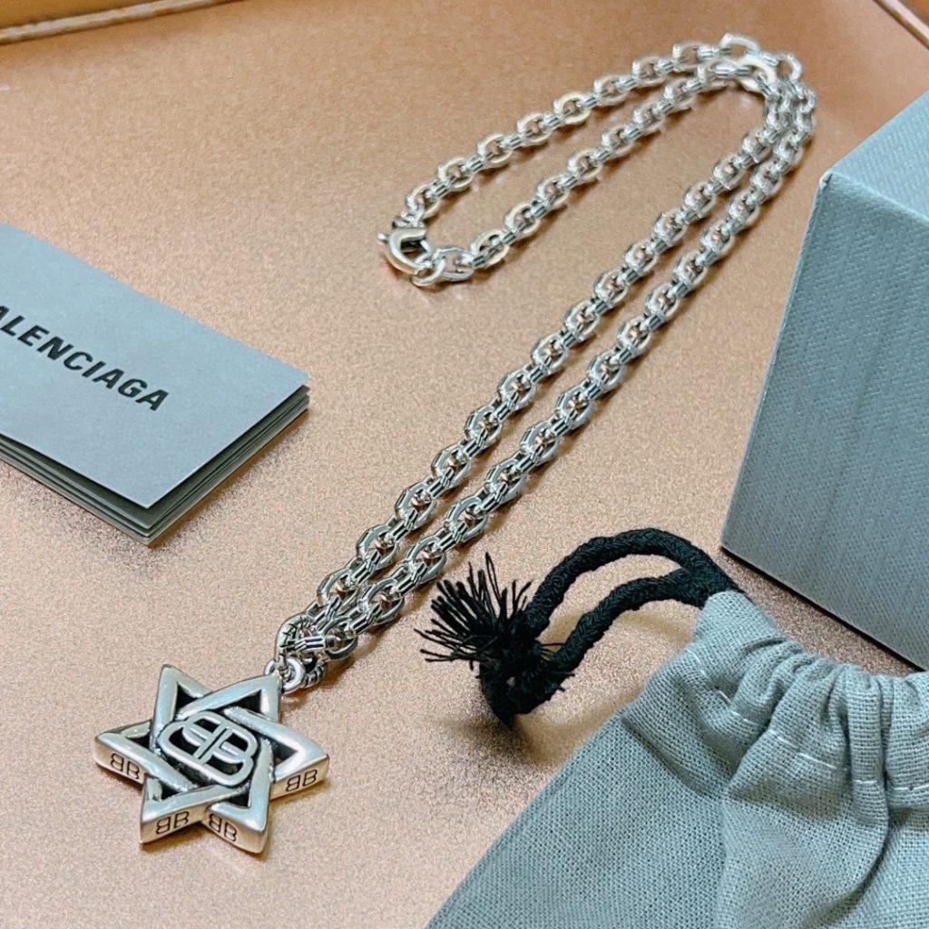 BALENCIAGA ペンダントネックレス シルバー 1色入 💎 - 画像 5