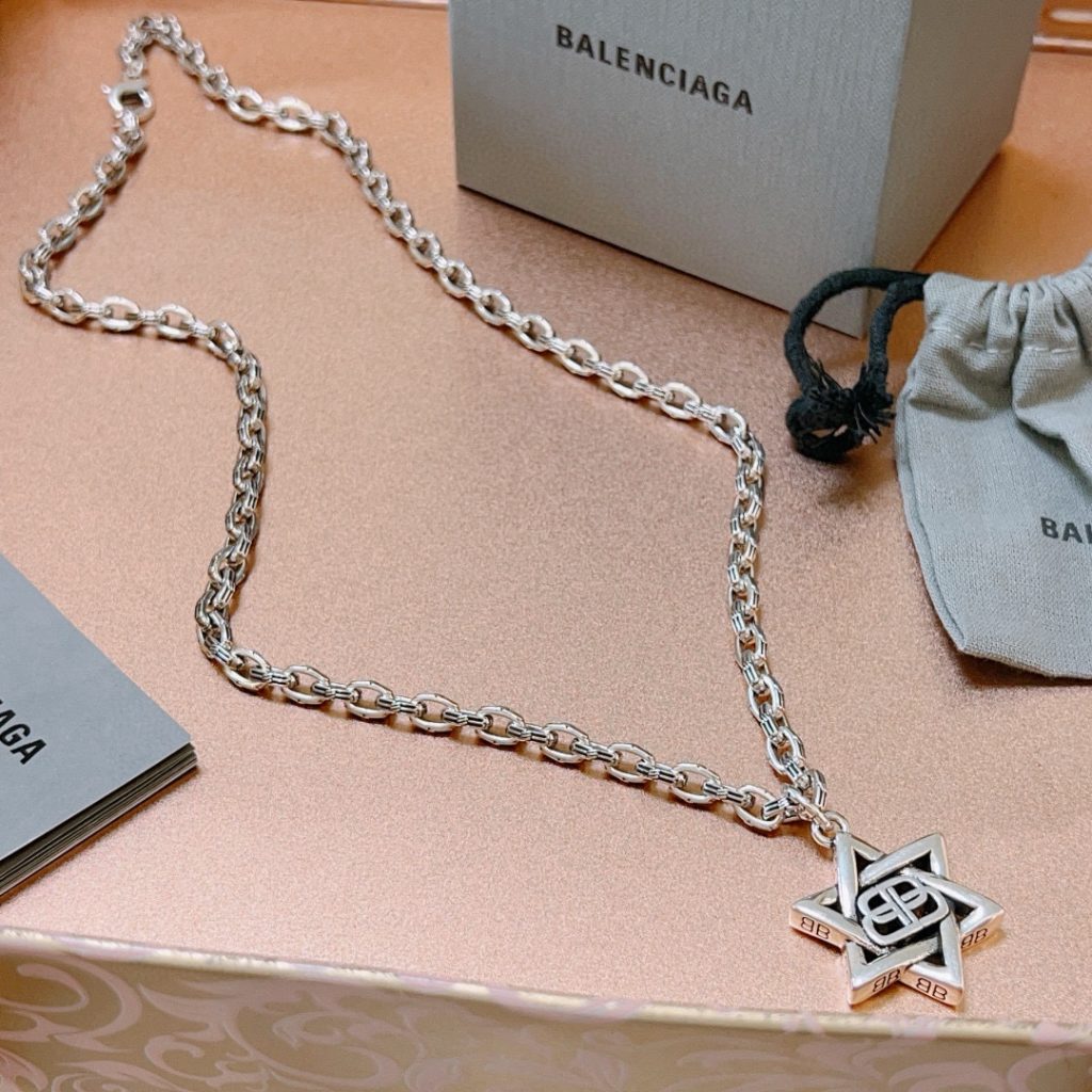 BALENCIAGA ペンダントネックレス シルバー 1色入 💎 - 画像 7