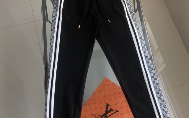 GUCCI スウェットパンツ ブラック 2色入