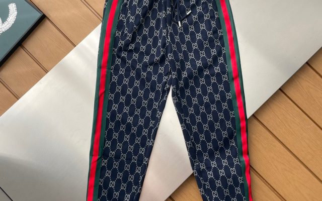 GUCCI パンツ ブルーグリーンレッド ロゴ柄 1色
