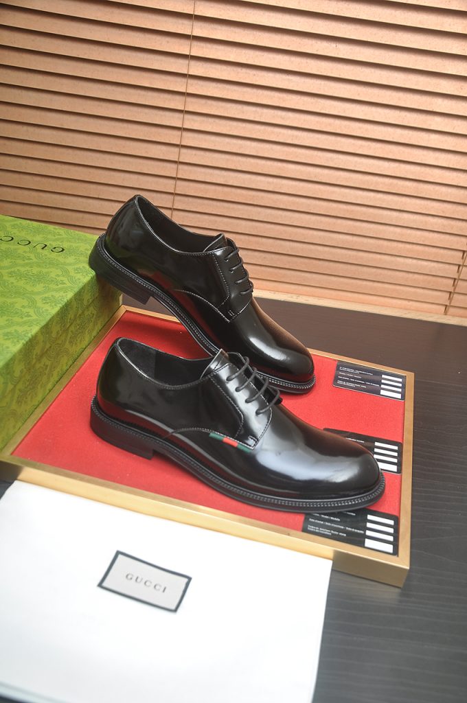 グッチ メンズ ビジネスシューズ 黒 本革 レースアップ ビジネスシーンに最適 💼 - 画像 6