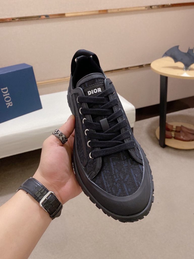 Dior メンズ スニーカー ブラック 1色入 トレンド感満載のカジュアルシューズ 🖤 - 画像 2