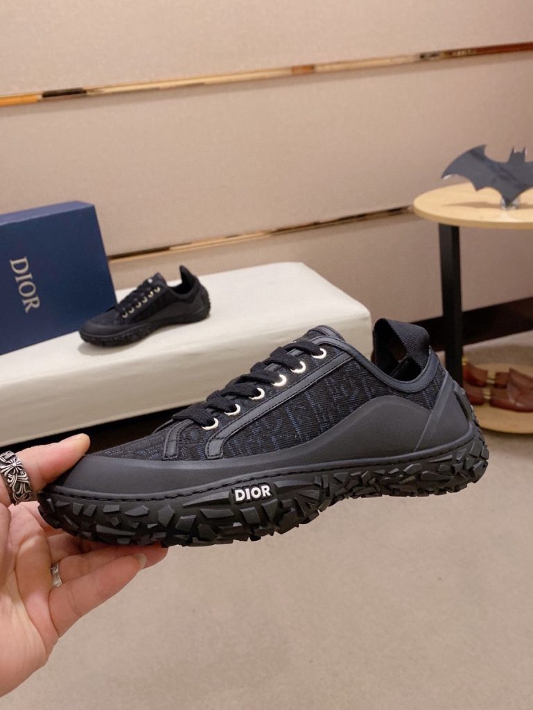 Dior メンズ スニーカー ブラック 1色入 トレンド感満載のカジュアルシューズ 🖤 - 画像 3