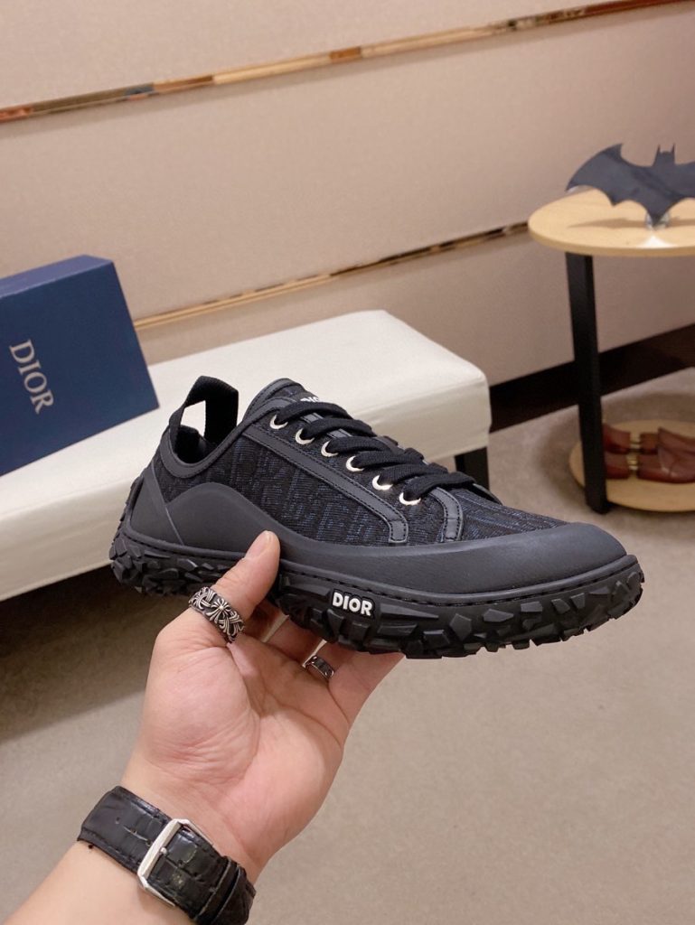 Dior メンズ スニーカー ブラック 1色入 トレンド感満載のカジュアルシューズ 🖤 - 画像 4