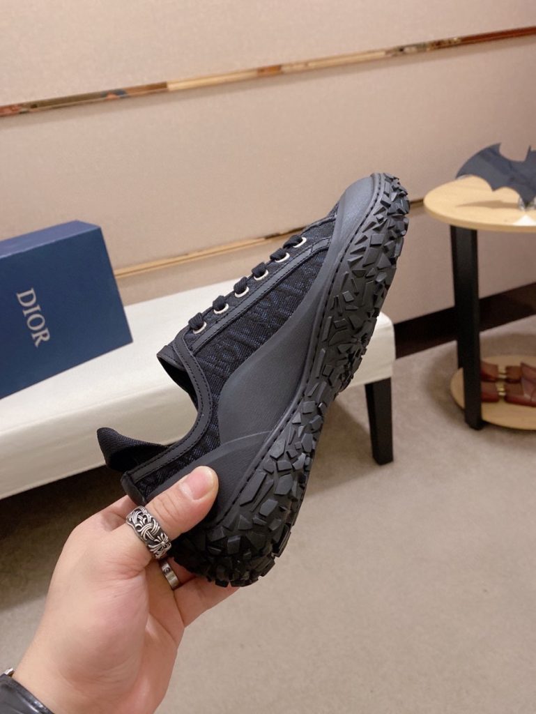 Dior メンズ スニーカー ブラック 1色入 トレンド感満載のカジュアルシューズ 🖤 - 画像 5