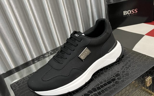 HUGO BOSS 限定モデル 2024 新作 メンズ スニーカー ブラック 白ソール 4色対応 💯