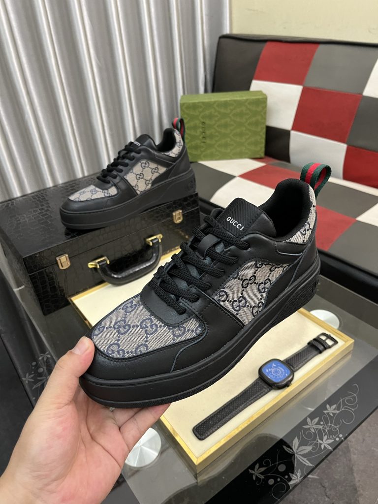 グッチ メンズ スニーカー ブラック シューズ 2色 携帯ケース付き 🎒 - 画像 5