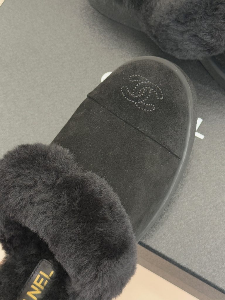 シャネル レディース ファー付きスリッパ 黒 2色入 保温性抜群 🧦 - 画像 7