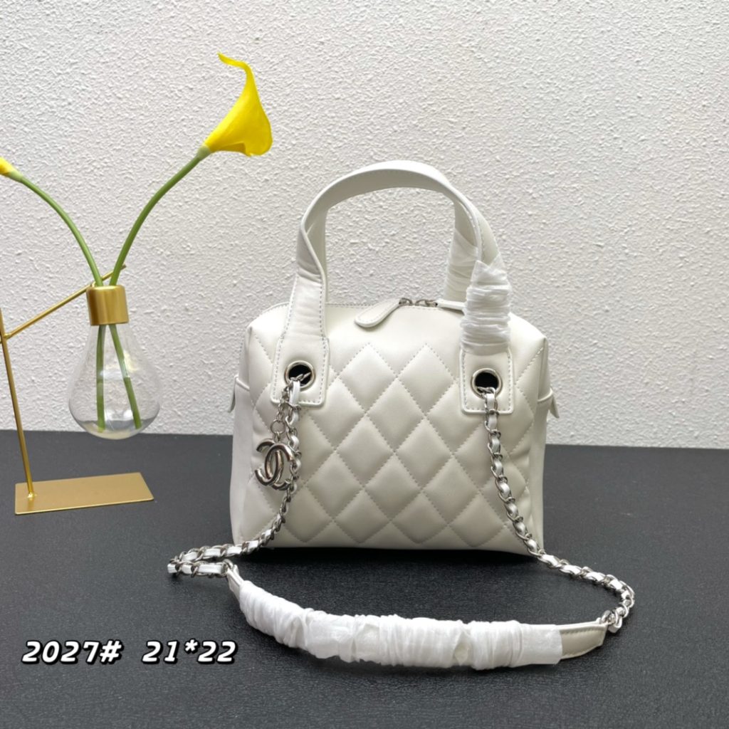 CHANELのバッグは旅行の荷物でどう見えるか