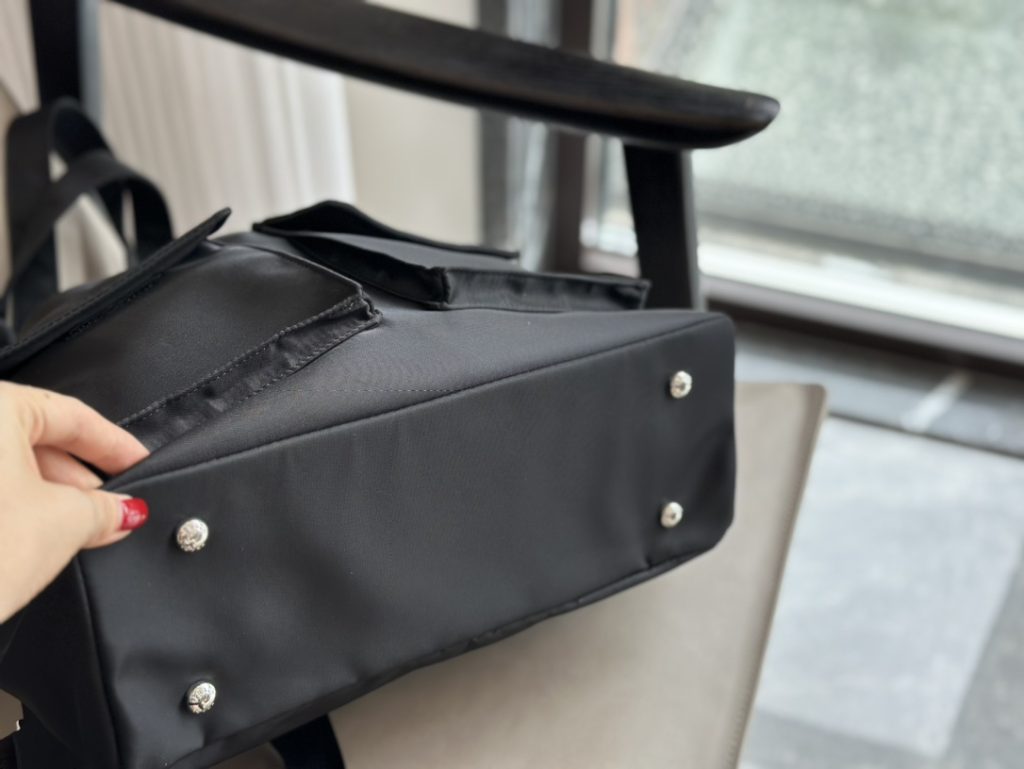 PRADA　プラダ　ショッピングバッグ　巾着　トートバッグ　ナイロン　リュック　レディース　ハンドバッグ　軽い - 画像 5