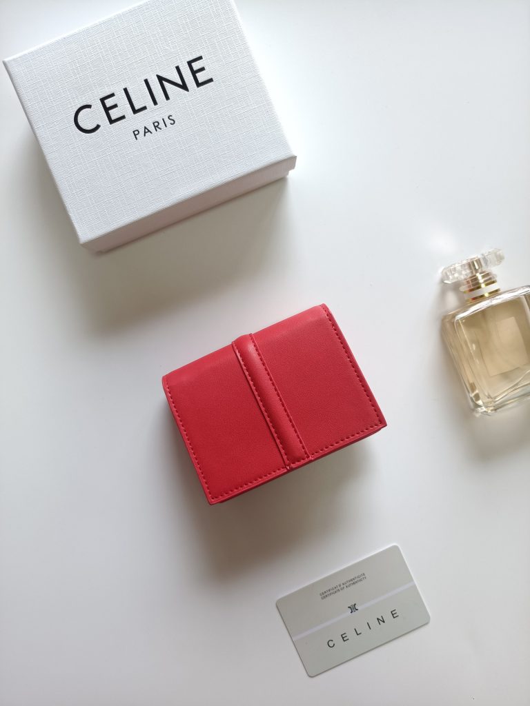 CELINE レッド サイフ 長財布 レディース ゴールド留め 固定式 1枚入れ 2枚折り 1つ折り財布 1色入 - 画像 3