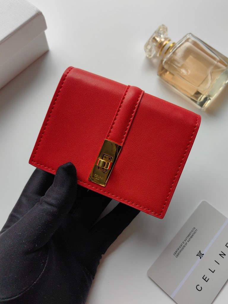 CELINE レッド サイフ 長財布 レディース ゴールド留め 固定式 1枚入れ 2枚折り 1つ折り財布 1色入 - 画像 6