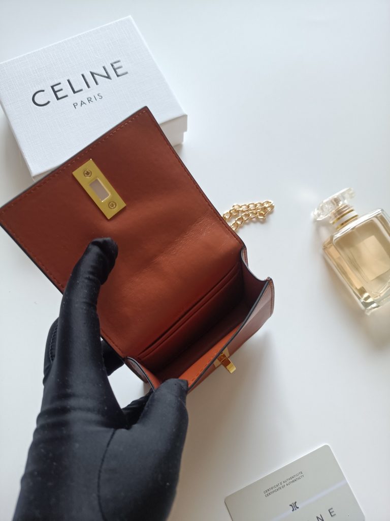 CELINE ベルト付きチェーンショルダー ウォレット ブラウン 1色入 - 画像 6