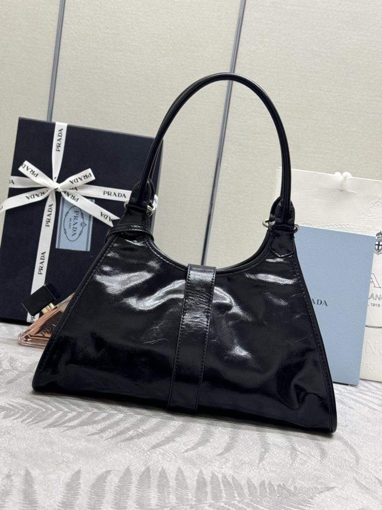 プラダ ハンドバッグ 黒 1色入 - 画像 2