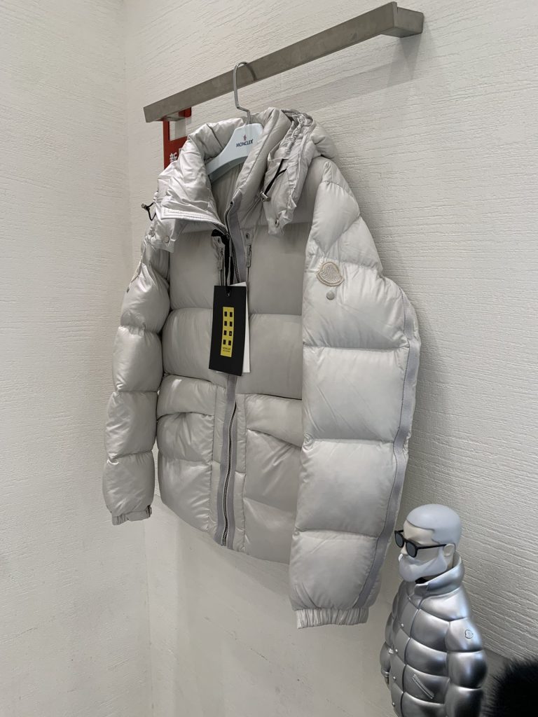 MONCLER 133 ダウンジャケット A4収納可 グレー - 画像 2