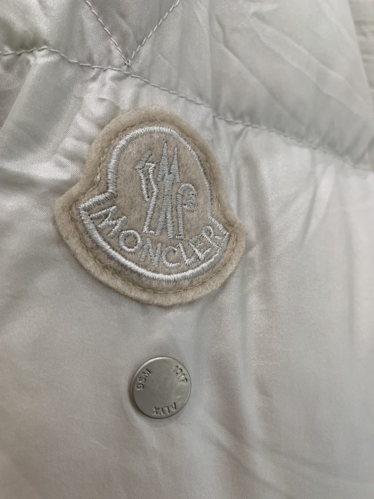 MONCLER 133 ダウンジャケット A4収納可 グレー - 画像 8