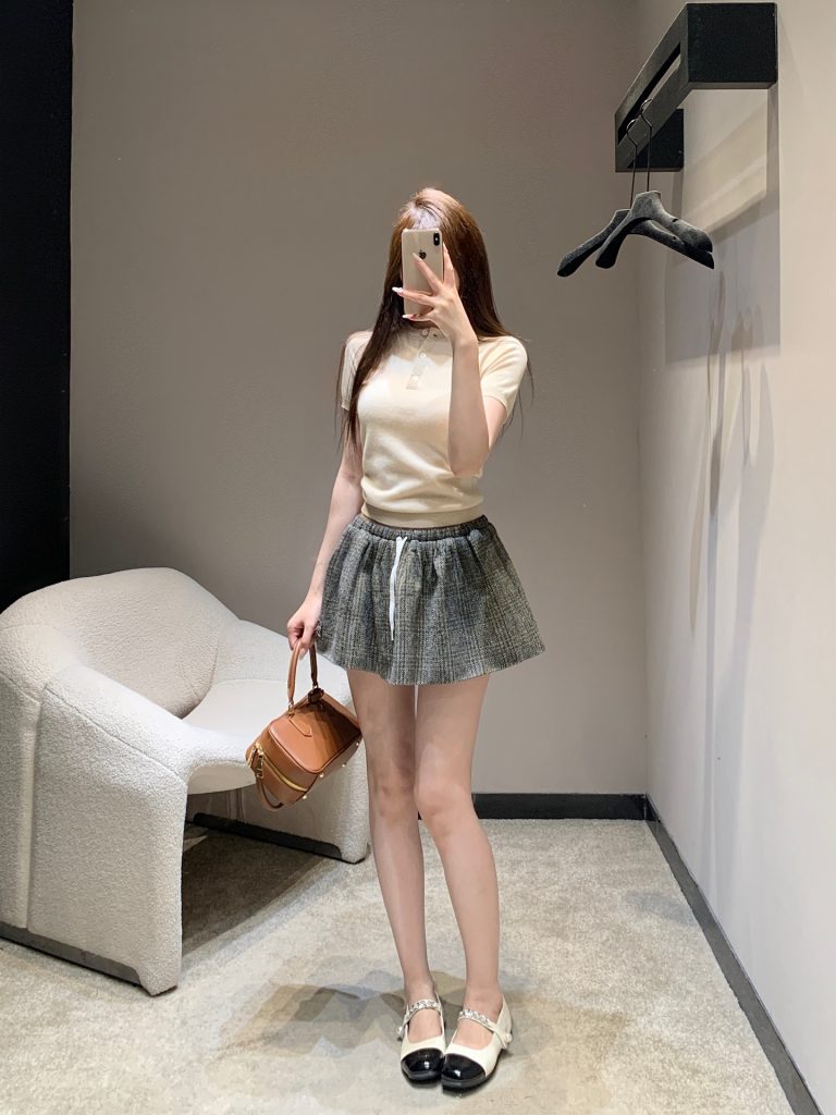 Miumi 26Ss 250 微 提花三粒扣半開き ベージュ 羊綿混紡 - 画像 4