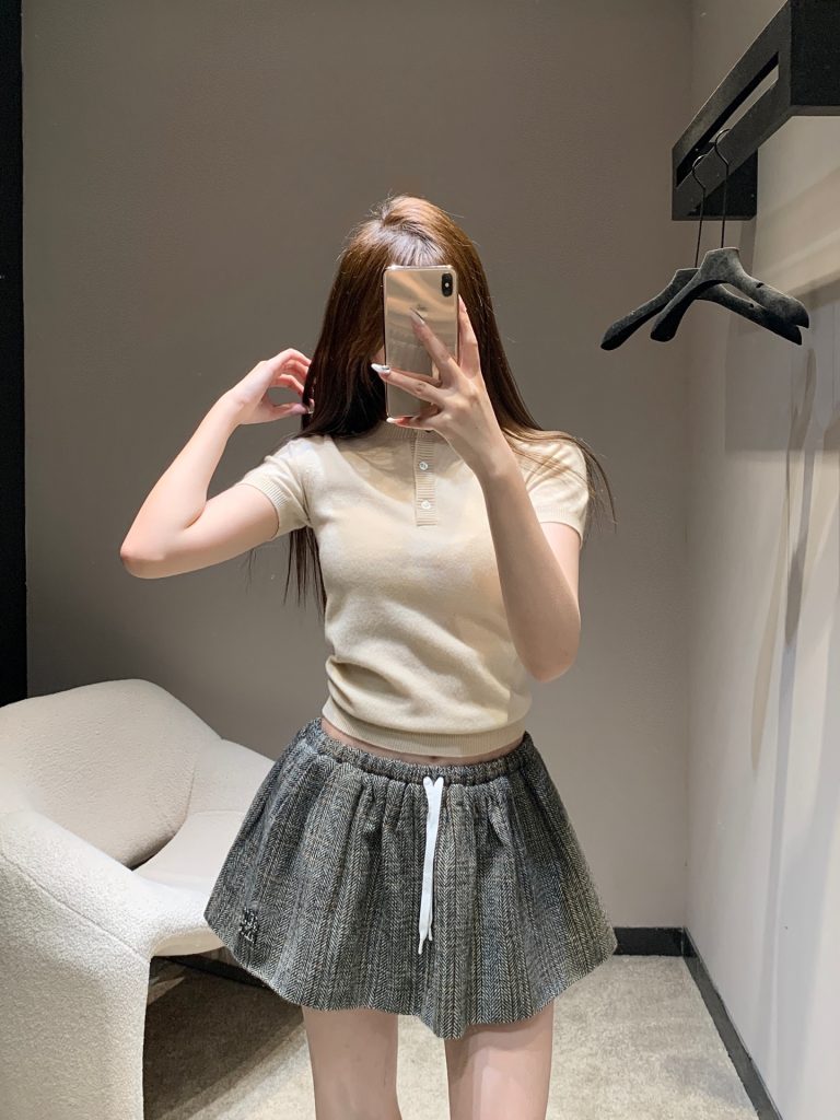Miumi 26Ss 250 微 提花三粒扣半開き ベージュ 羊綿混紡 - 画像 7