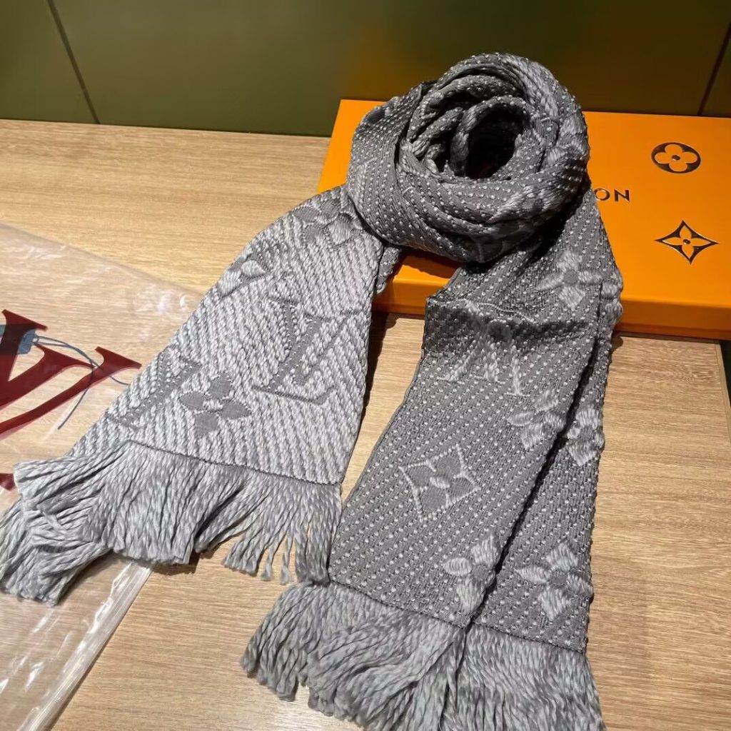 ルイヴィトン　LOUIS VUITTON MUFFLER　レディース　人気定番マフラー　冬定番マフラー　メンズもおすすめ　マフラー　エシャルプ・ロゴマニア マフラー　モノグラム　8色入れ - 画像 5