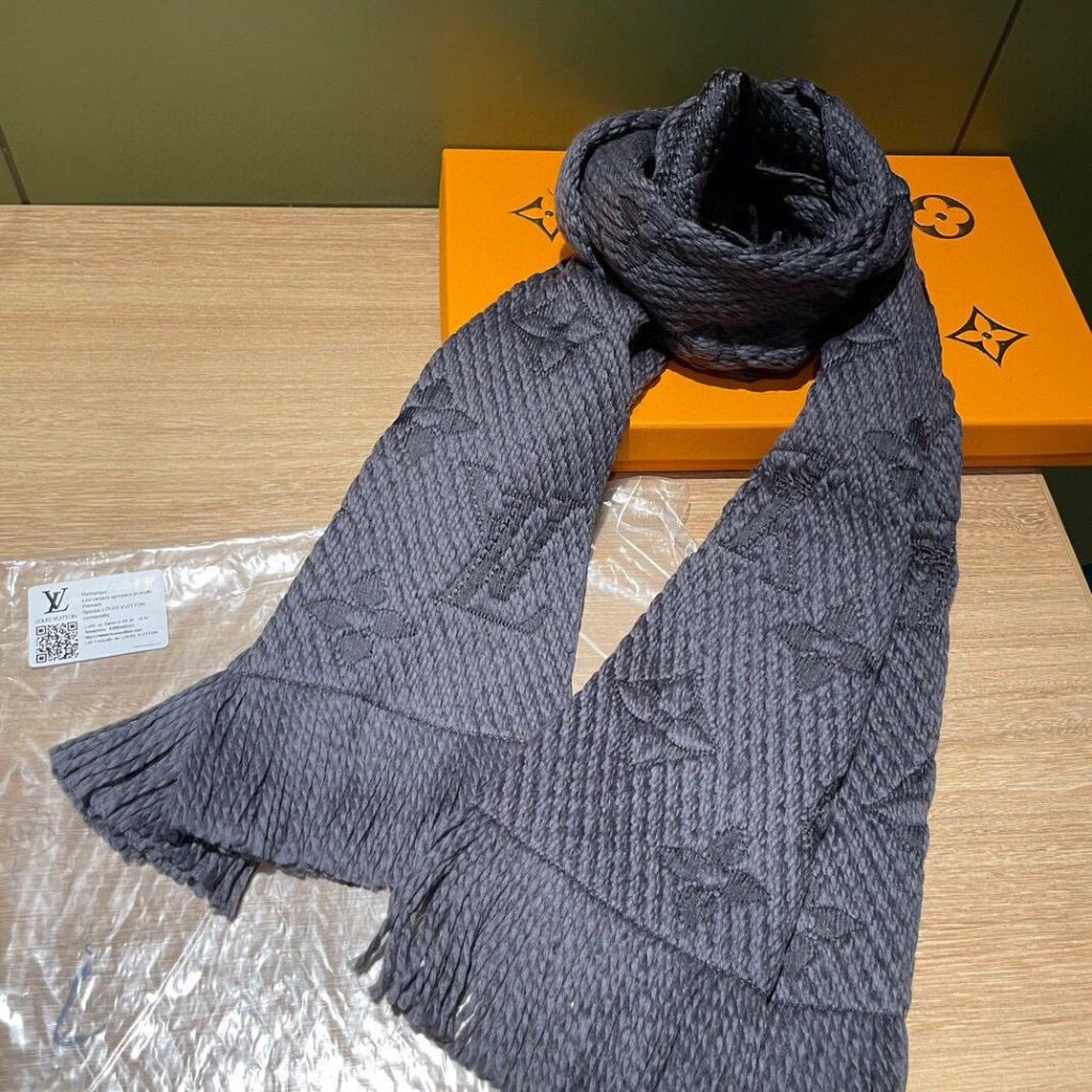 ルイヴィトン　LOUIS VUITTON MUFFLER　レディース　人気定番マフラー　冬定番マフラー　メンズもおすすめ　マフラー　エシャルプ・ロゴマニア マフラー　モノグラム　8色入れ - 画像 7