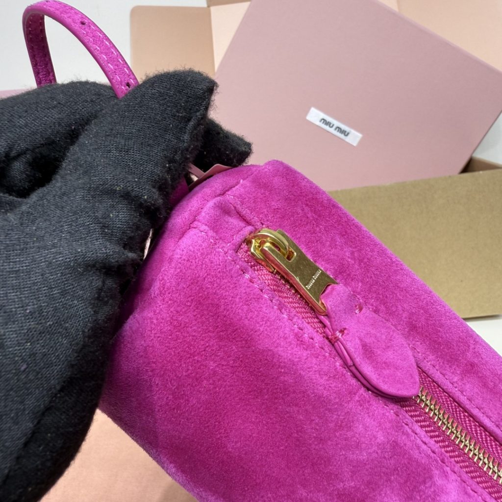 Miu Miu ボストンバッグ ロングショルダー ピンク スエード製 - 画像 6