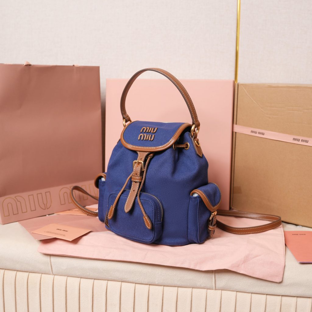 Miu Miu バックパック 軽量 ブルー - 画像 2