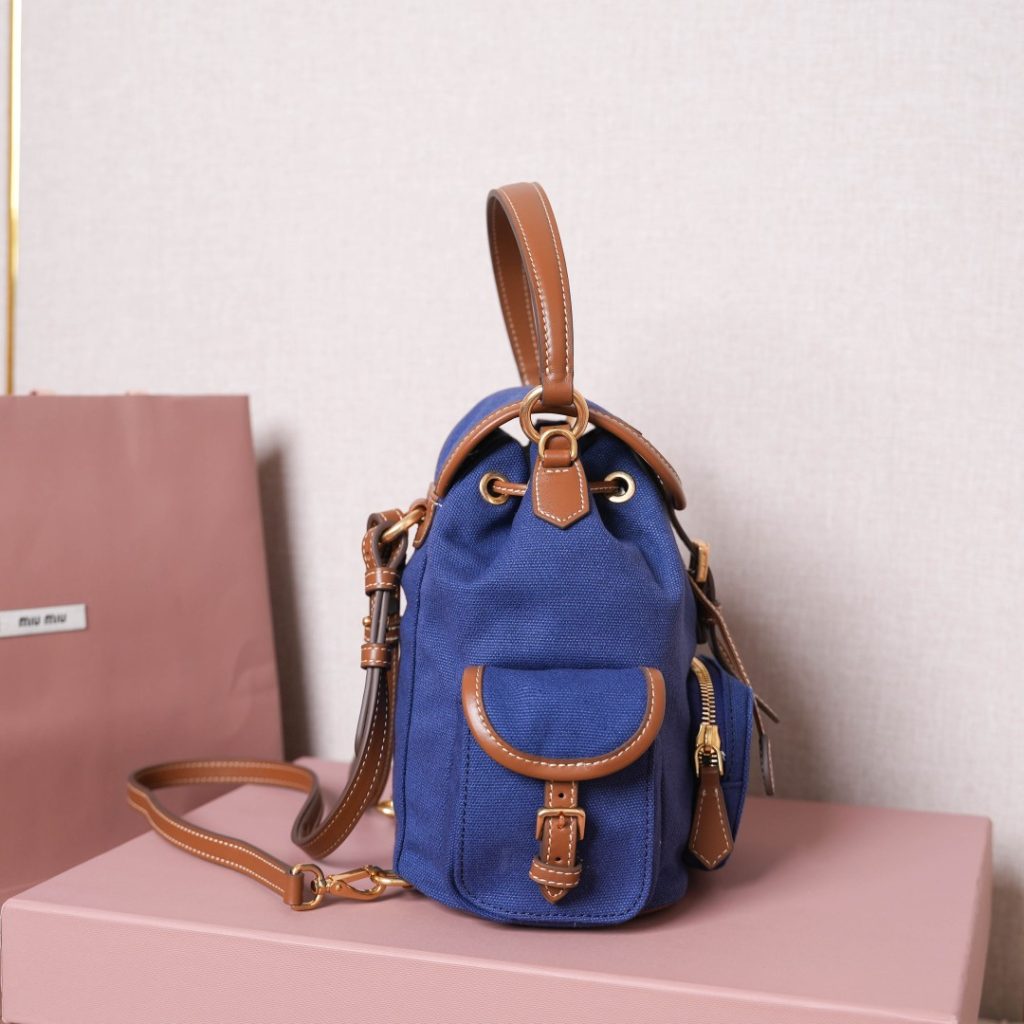 Miu Miu バックパック 軽量 ブルー - 画像 3