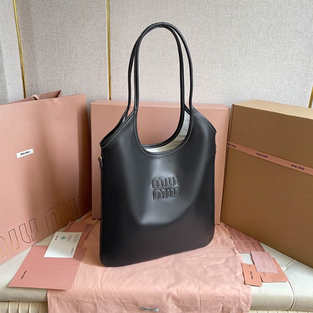 Miu Miu ハンドバッグ | ロゴ刺繍 ブラック - 画像 2