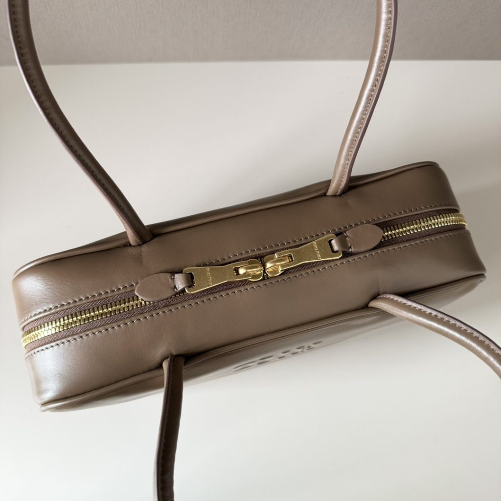 Miu Miu ミュウミュウ レディース バッグ | レザー ゴールドファスナー ブラウン - 画像 6