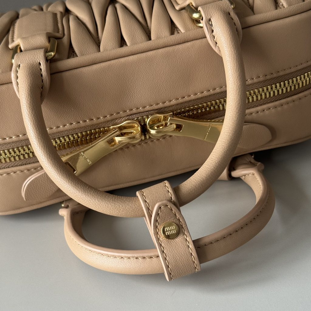 Miu Miu ミュウミュウ レディース バッグ ミニボストン レザー カーキ - 画像 6