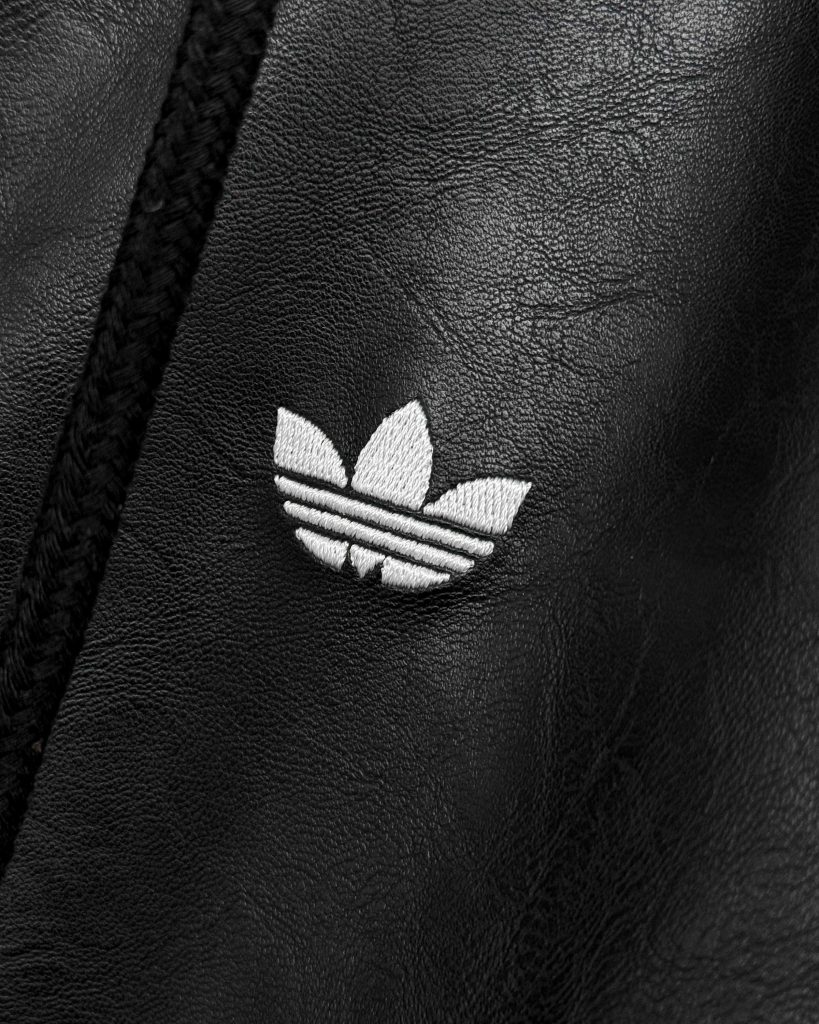 adidas ジャケット バンブーコート 2WAY ファッション性高め ブラックレザー - 画像 2