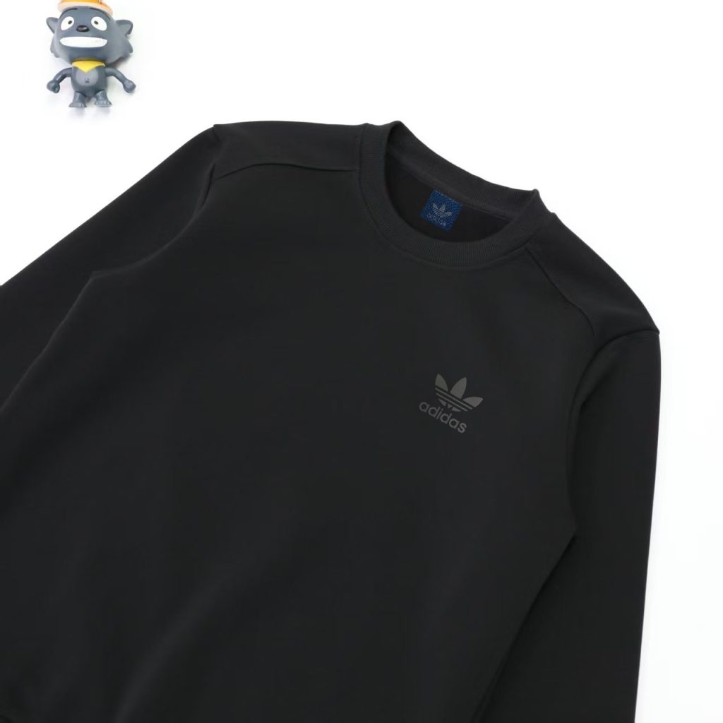 adidas スウェットシャツ クルーネック ブラック レギュラーフィット 伸縮性素材 高級ライン ブラック - 画像 4