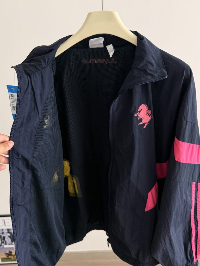 ADIDAS ジャケット リアルOG TT ジュventusコラボ ミニサイズ ネイビー/ピンク/イエロー ナイロン - 画像 3