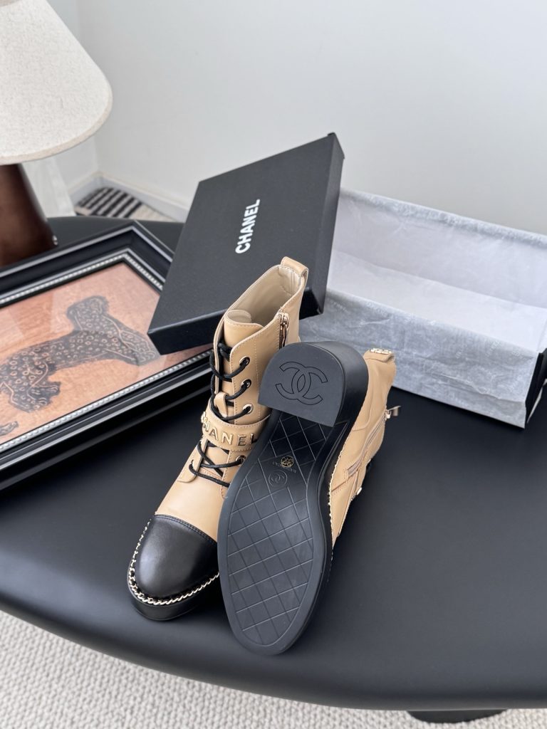 CHANEL シャネル ブーツ レディース メンズ 兼用 通勤 通学 シンプル ベージュ 黒 2WAY トレンド 今季注目アイテム 軽量 高級感 スタイリッシュ 本革風 2023秋冬 新作 - 画像 4