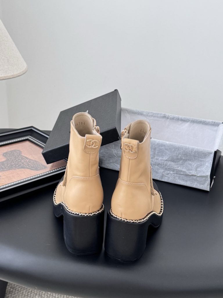 CHANEL シャネル ブーツ レディース メンズ 兼用 通勤 通学 シンプル ベージュ 黒 2WAY トレンド 今季注目アイテム 軽量 高級感 スタイリッシュ 本革風 2023秋冬 新作 - 画像 6