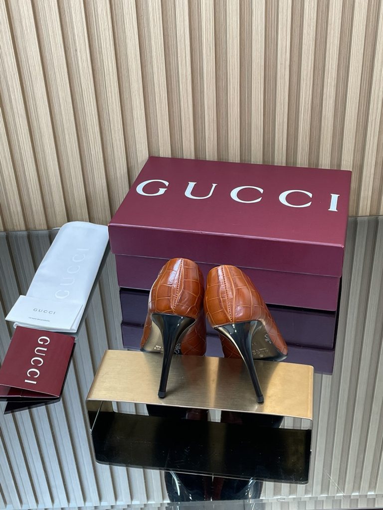 GUCCI グッチ フラットシューズ 本革 通勤 ブラック - 画像 5