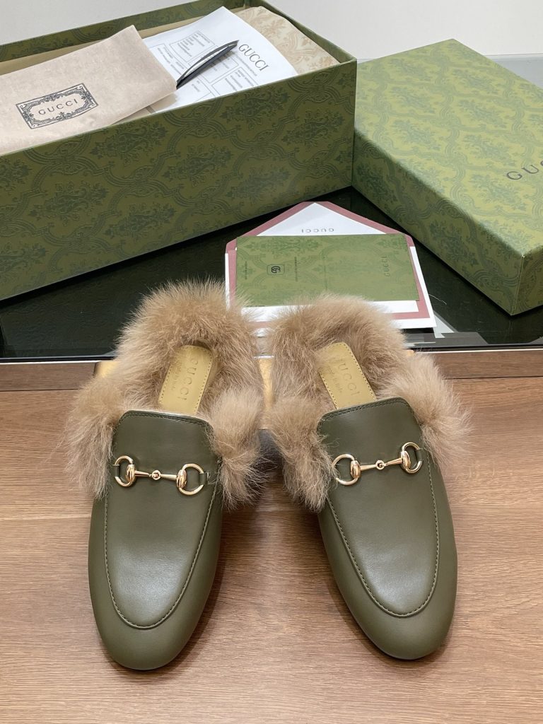 GUCCI グッチ フラットシューズ 本革 毛先付き ブラック - 画像 3