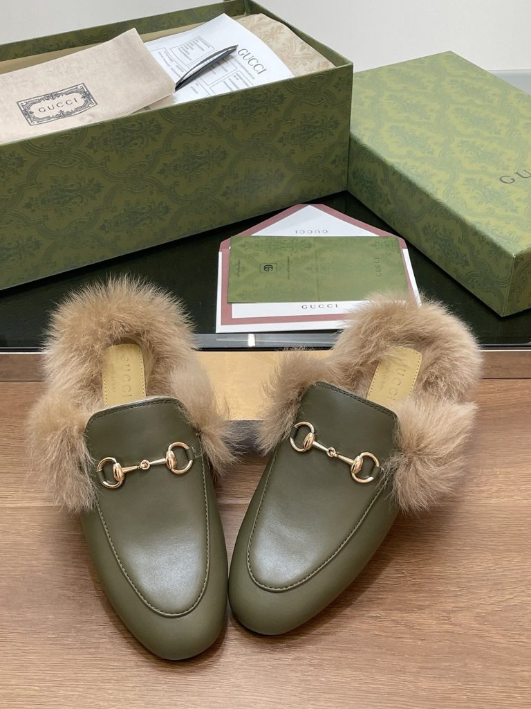 GUCCI グッチ フラットシューズ 本革 毛先付き ブラック - 画像 4
