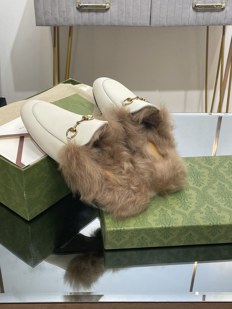 GUCCI グッチ フラットシューズ 本革 軽量 ファー付き ブラック - 画像 6