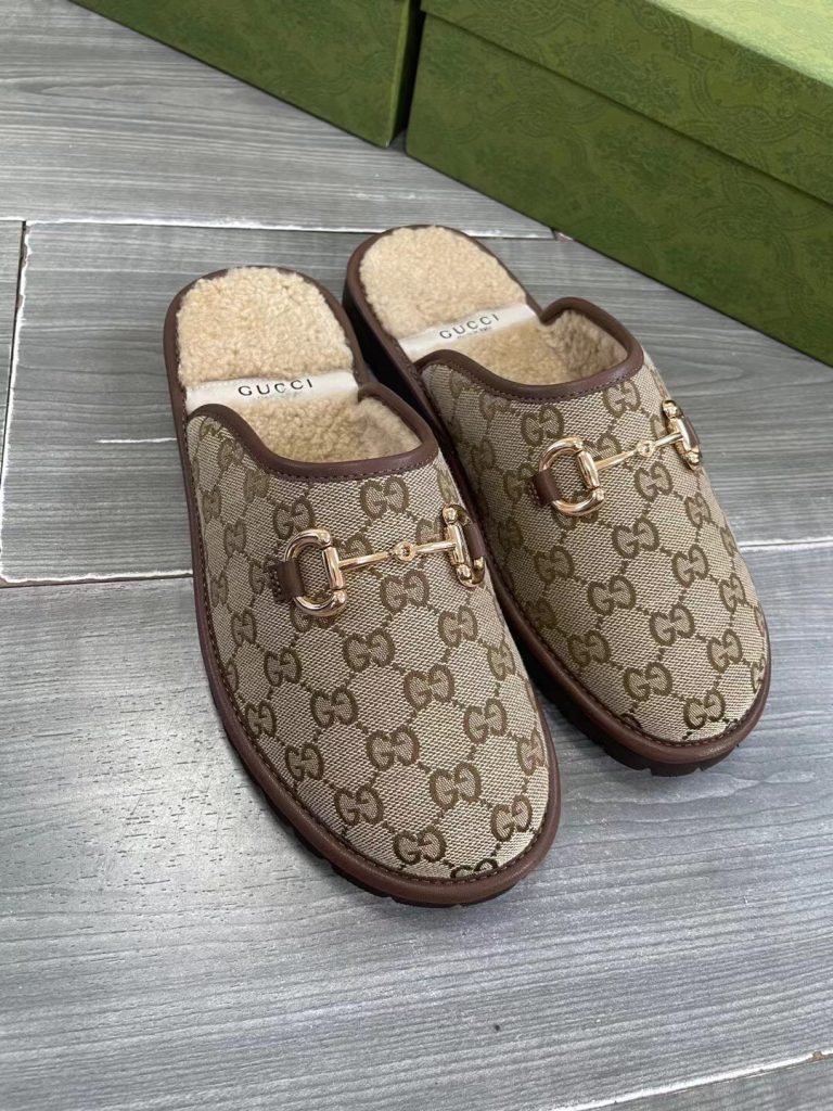 GUCCI グッチ フラットシューズ ワンピース ベージュ 全1色 - 画像 2