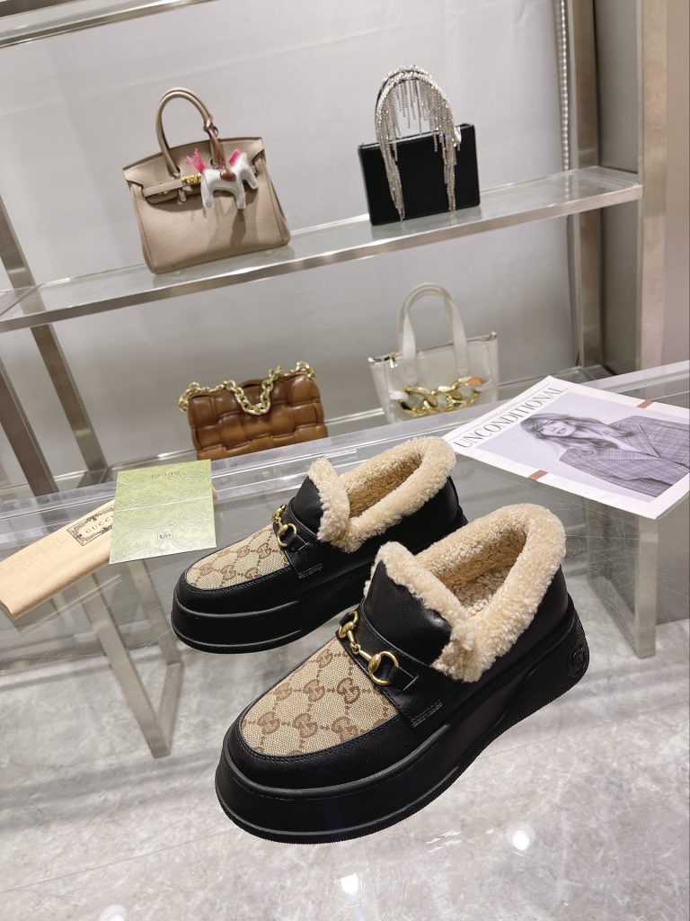GUCCI グッチ ローファー 本革 軽量 撥水 通勤 通学 ブラック シューズ｜週末に失敗しにくい選び方