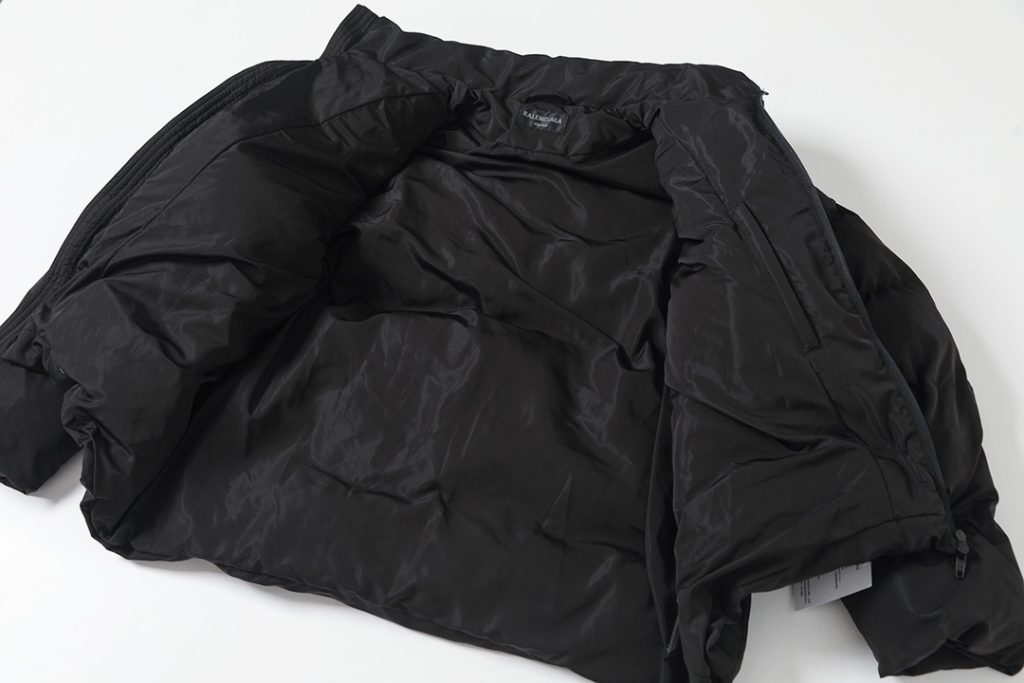 BALENCIAGA バレンシアガ ダウンジャケット 本革 ブラック - 画像 3