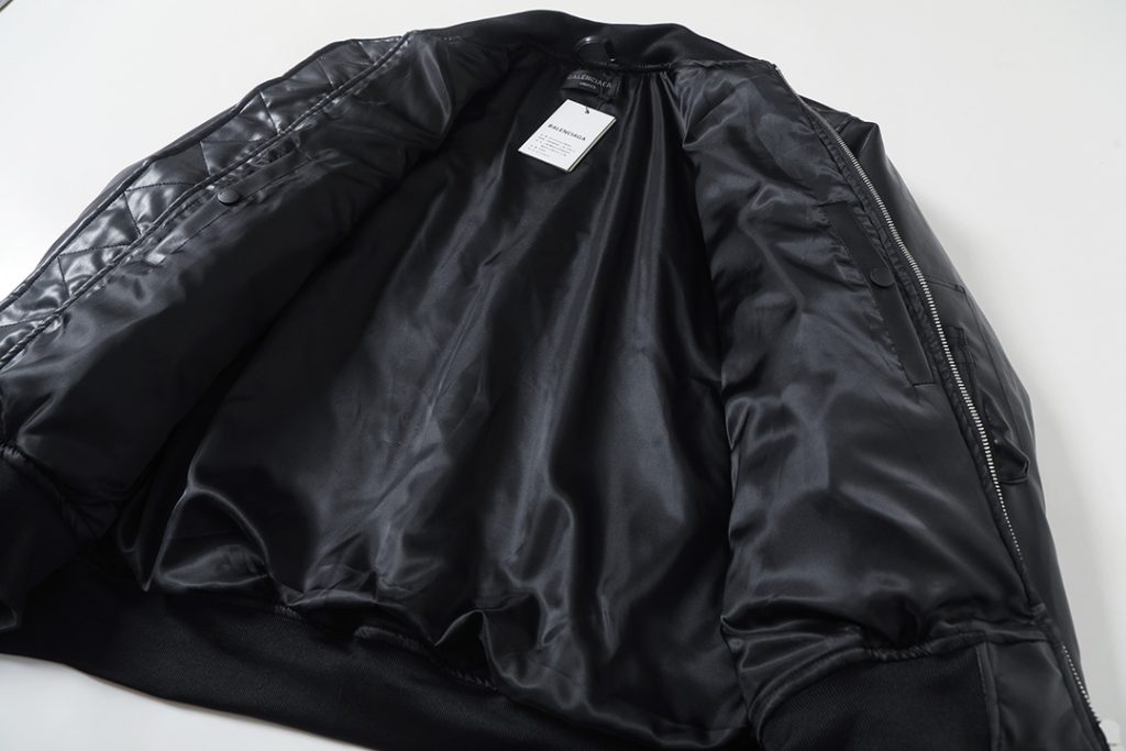BALENCIAGA バレンシアガ バンダナ柄 フライトジャケット ブラック - 画像 3