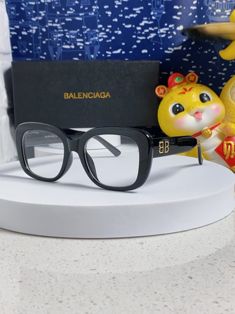 BALENCIAGA バレンシアガ サングラス BB0295 2025年新作 蝶形 ブランド小物｜通勤の日に毎日に合わせるポイント