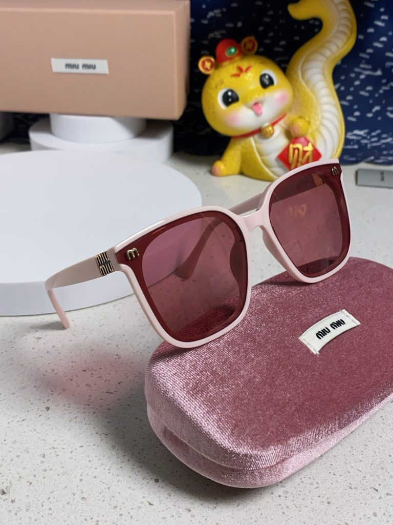 MIU MIU ミウミウ サングラス フレーム型 軽量 防紫外線 サングラス レディース ピンク 多色展開 - 画像 2