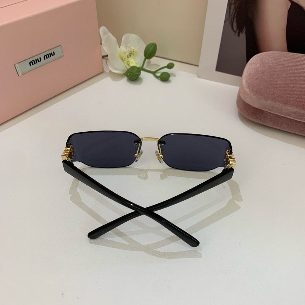 MIU MIU ミウミウ サングラス 男女兼用 メタルフレーム フラットサングラス ブラック - 画像 6