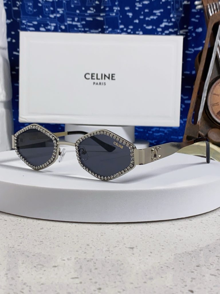 CELINE シャネル サングラス フラットシェイプ 満 シルバー ライフスタイル小物|旅行の日に選ぶ前の確認ポイント