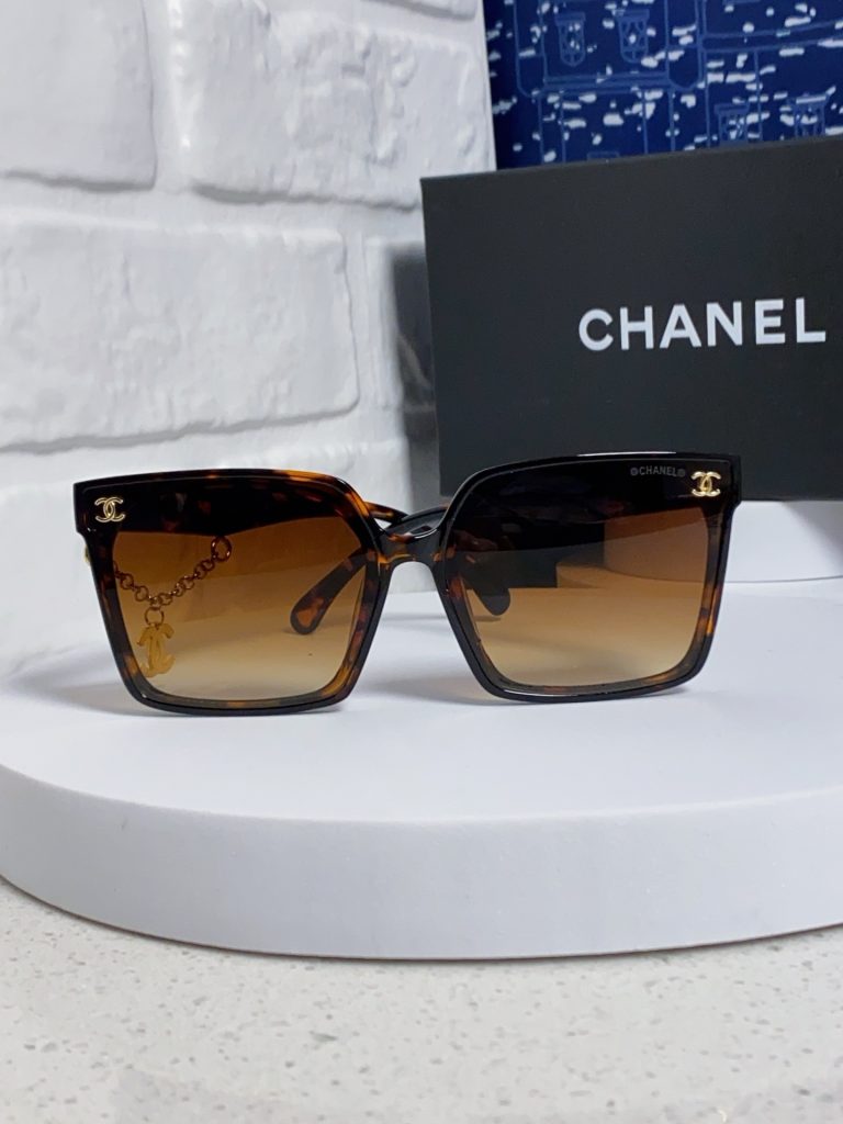 CHANEL シャネル レディースサングラス フレーム 方形 レディース ブラック チャーム付き 多色展開 - 画像 5