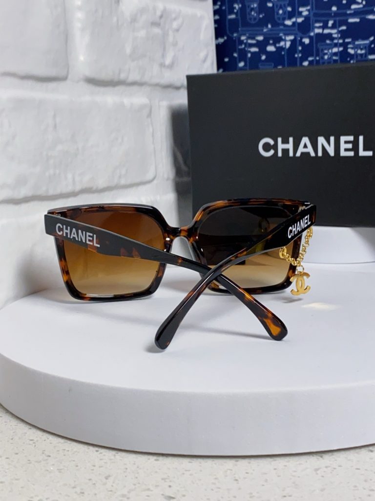 CHANEL シャネル レディースサングラス フレーム 方形 レディース ブラック チャーム付き 多色展開 - 画像 6